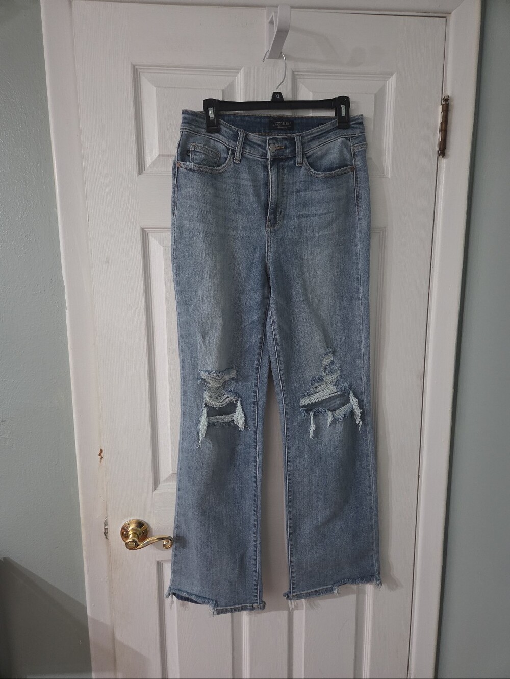 Judy Blue Women's Medium Blue Distressed Wide-Leg Jeans.  9/29